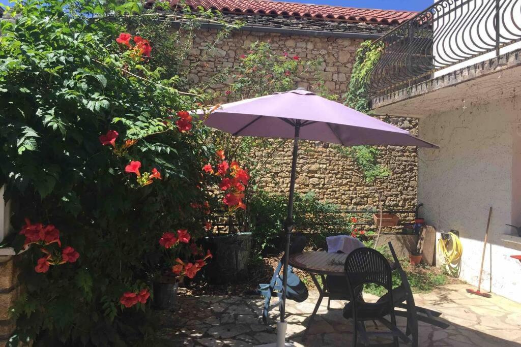 Escapade En Perigord Villa Villefranche-du-Périgord Екстериор снимка